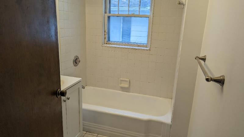 2312 Avon St - Photo 6 of 11