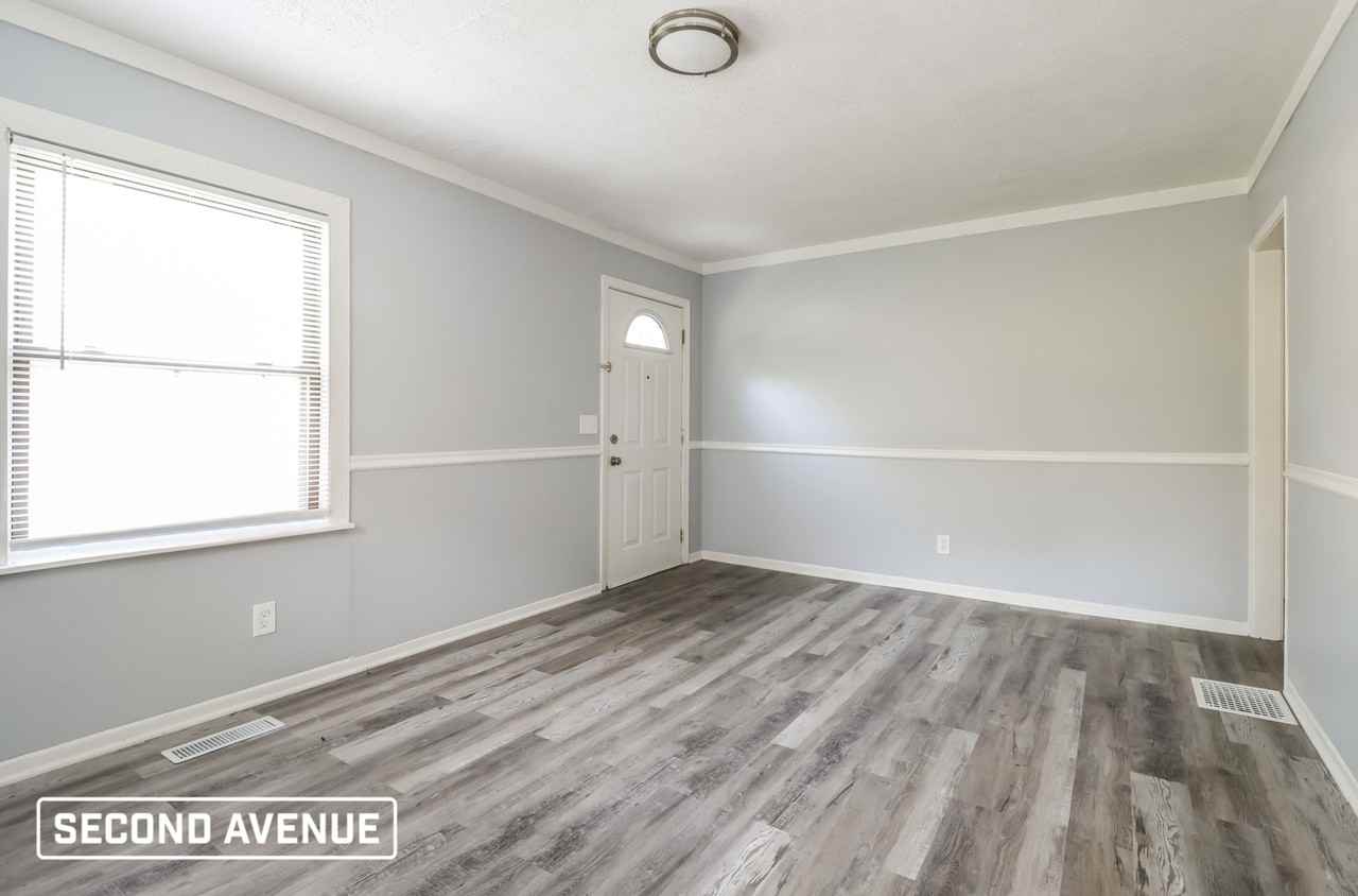 462 Pedretti Ave - Photo 2 of 8