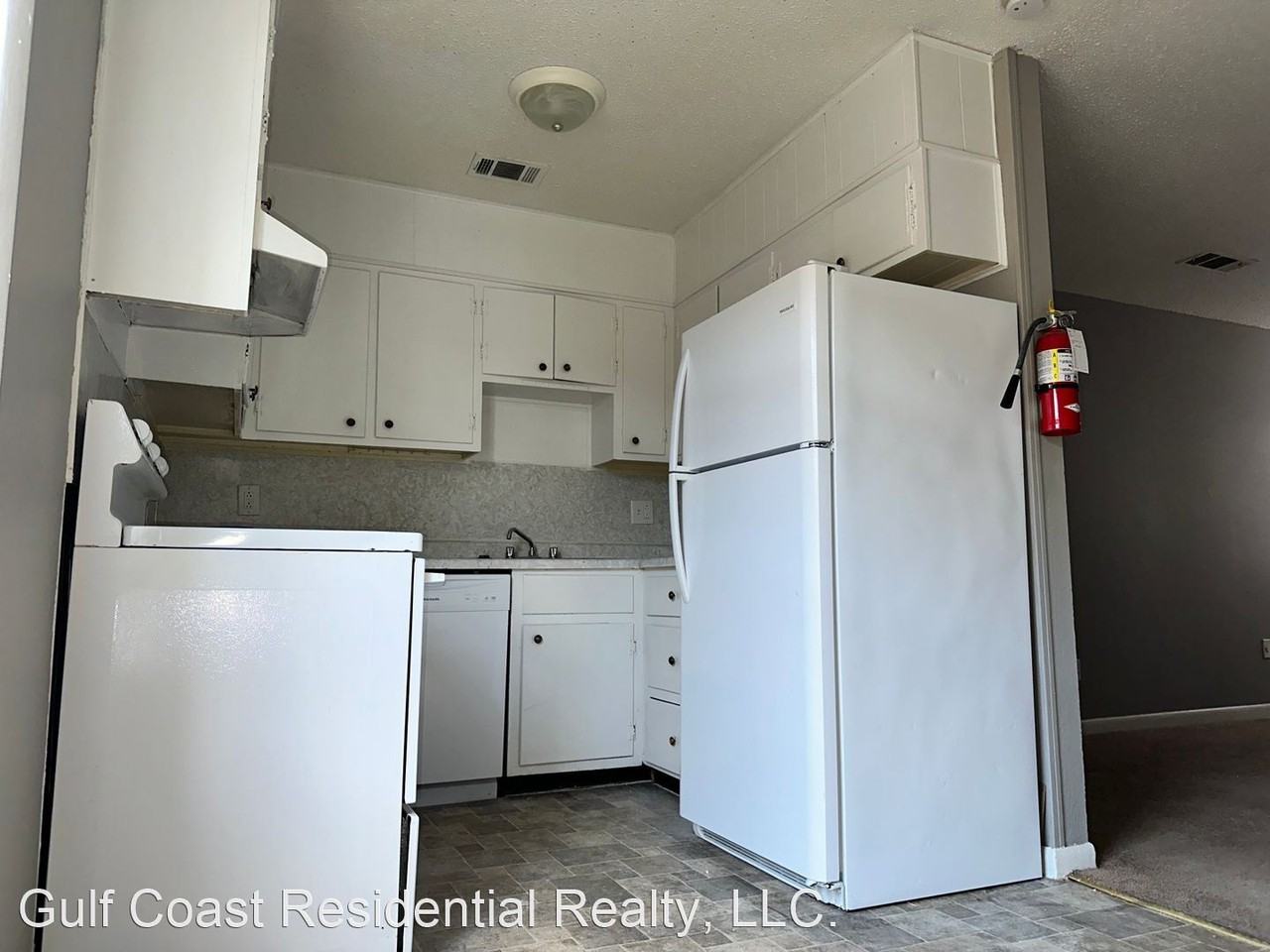 2712 Bartlett - Photo 3 of 14