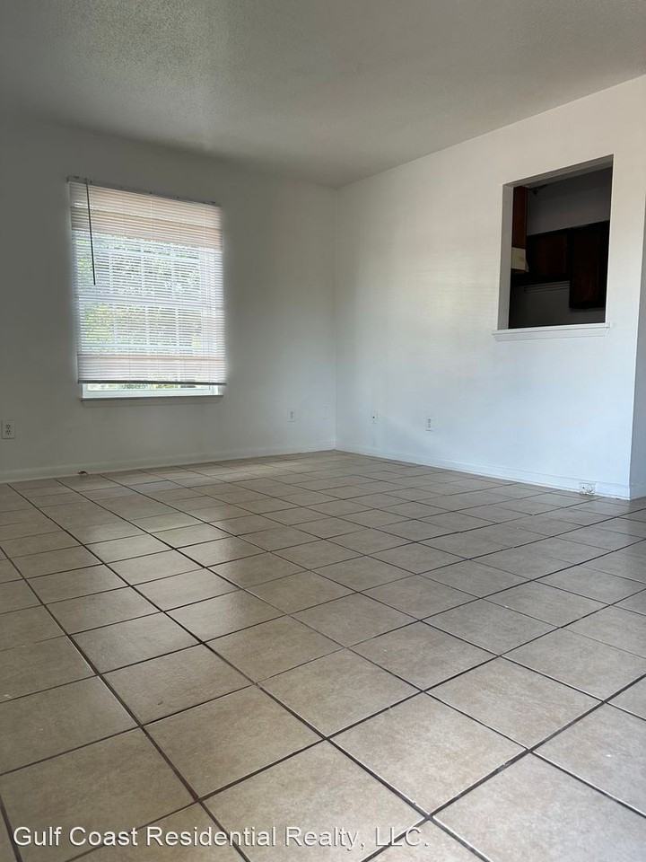 Ashley Square - Photo 2 of 7