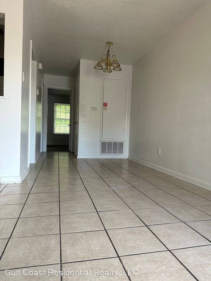 Ashley Square - Photo 3 of 7