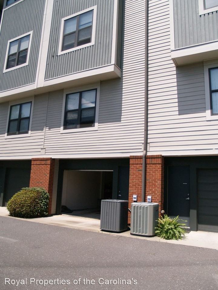 546 N Mcdowell St - Photo 2 of 15