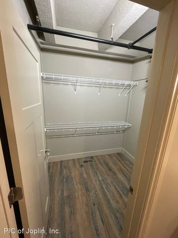 702 S Wall - 702 Wall Units 102 - Photo 3 of 9