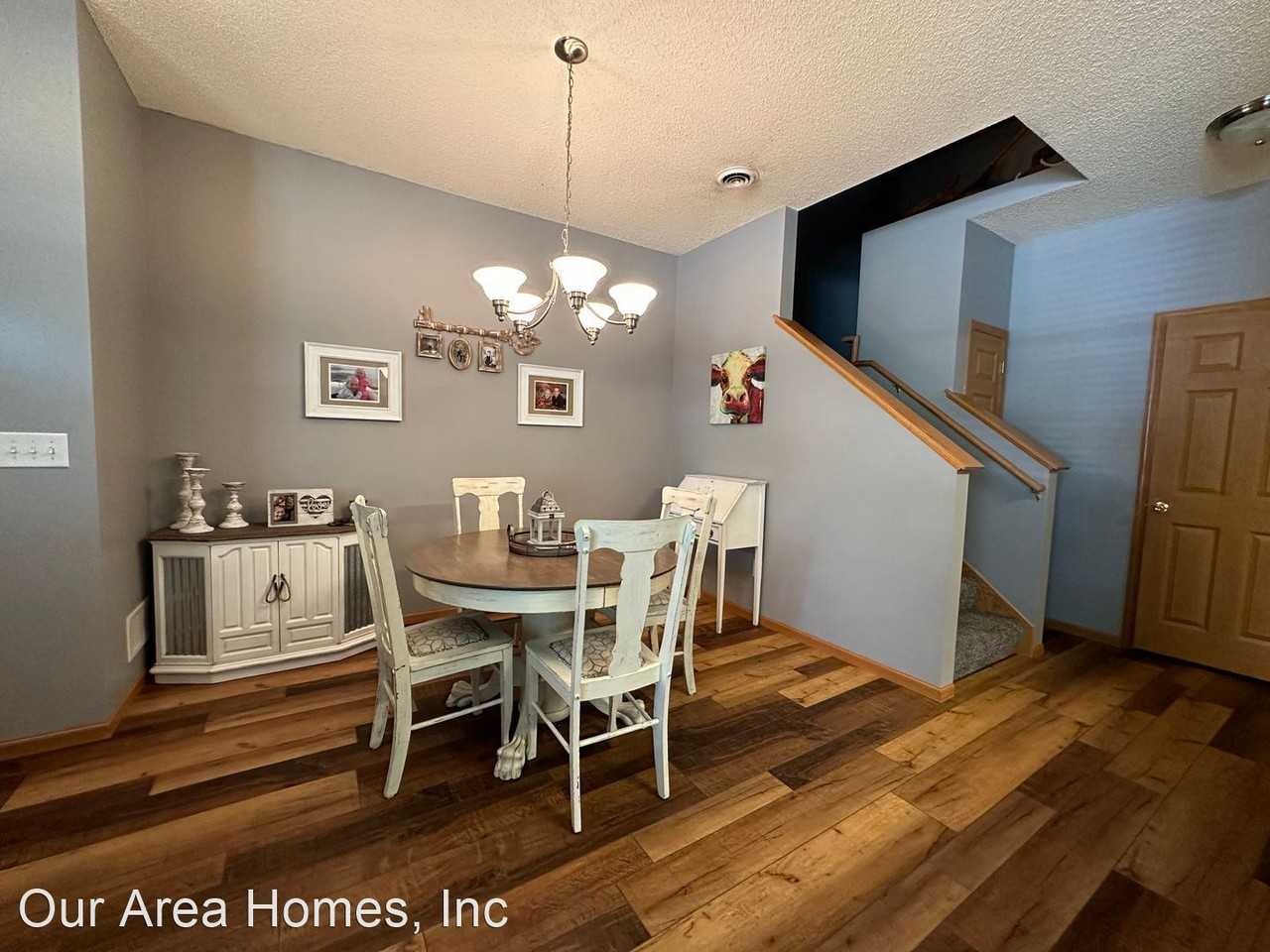 10607 171st Ave Nw - Photo 3 of 11