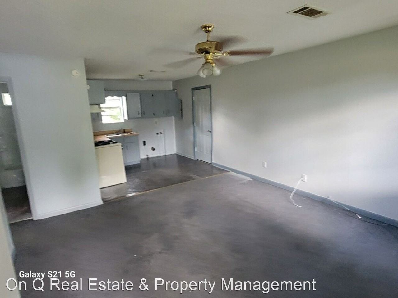 1512 Maple St - Photo 3 of 10