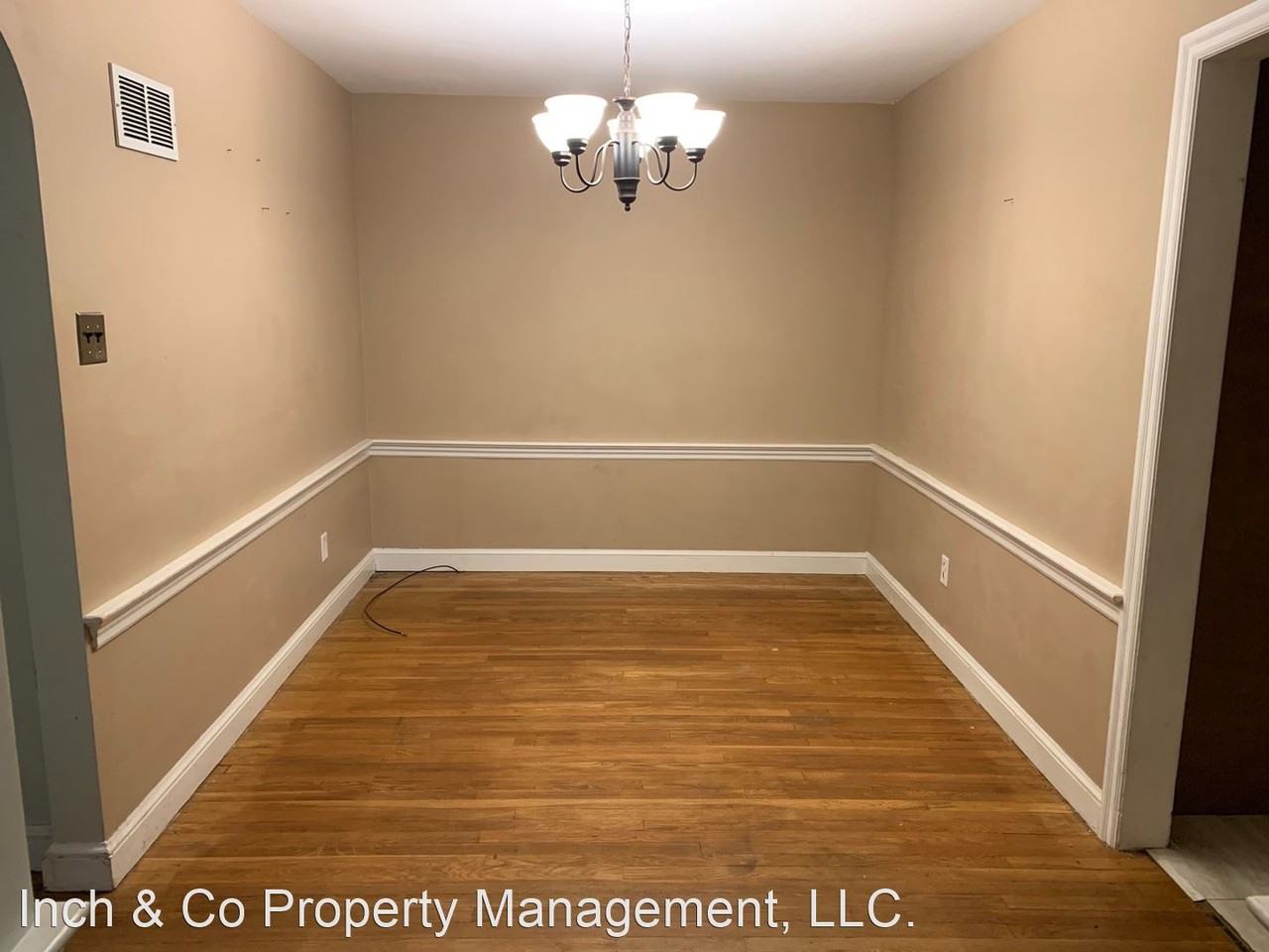 310 S Kershaw St - Photo 3 of 14