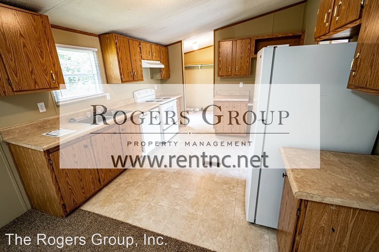 163 Jordan Ln - Photo 2 of 10