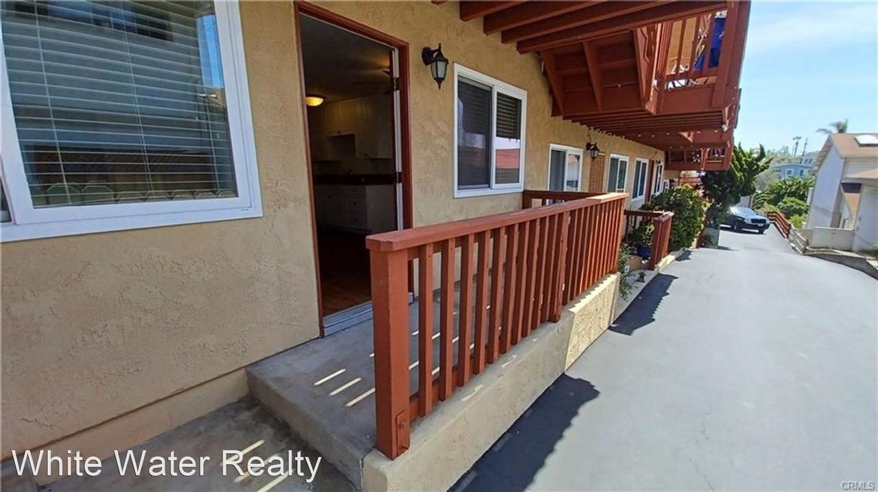 231 AVENIDA MONTEREY - Photo 2 of 12