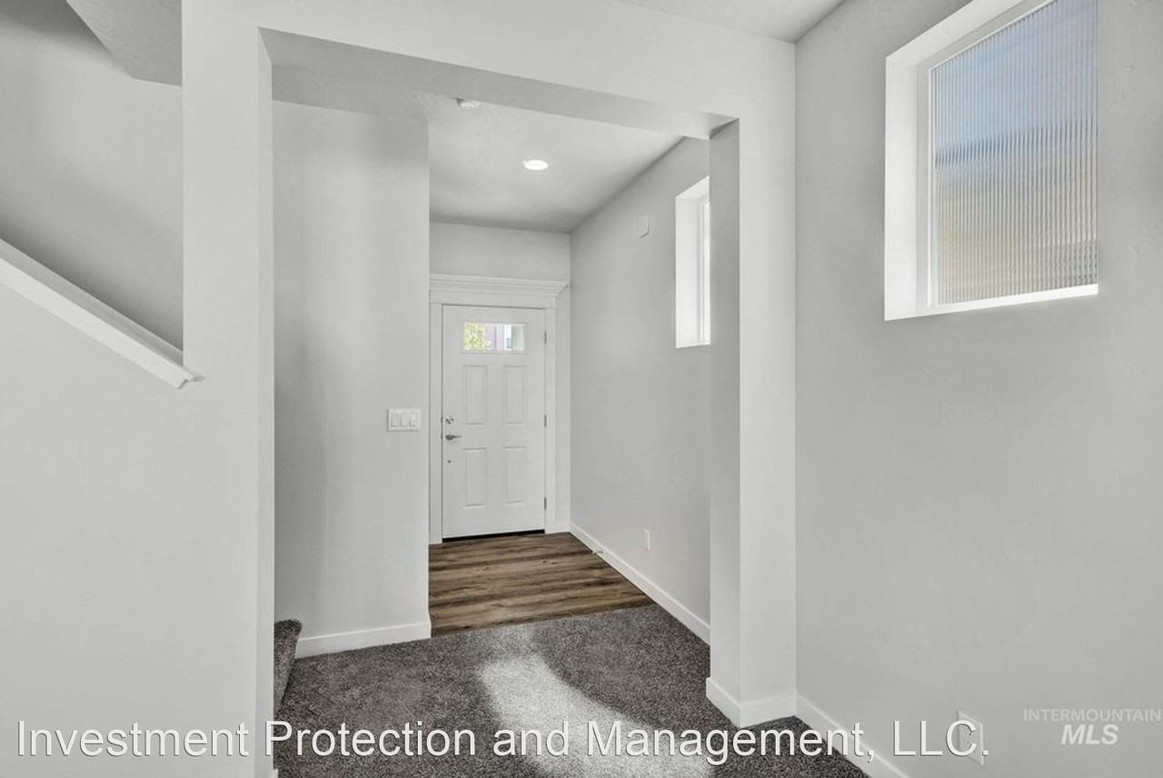 3068 N Laughridge Ave - Photo 3 of 15