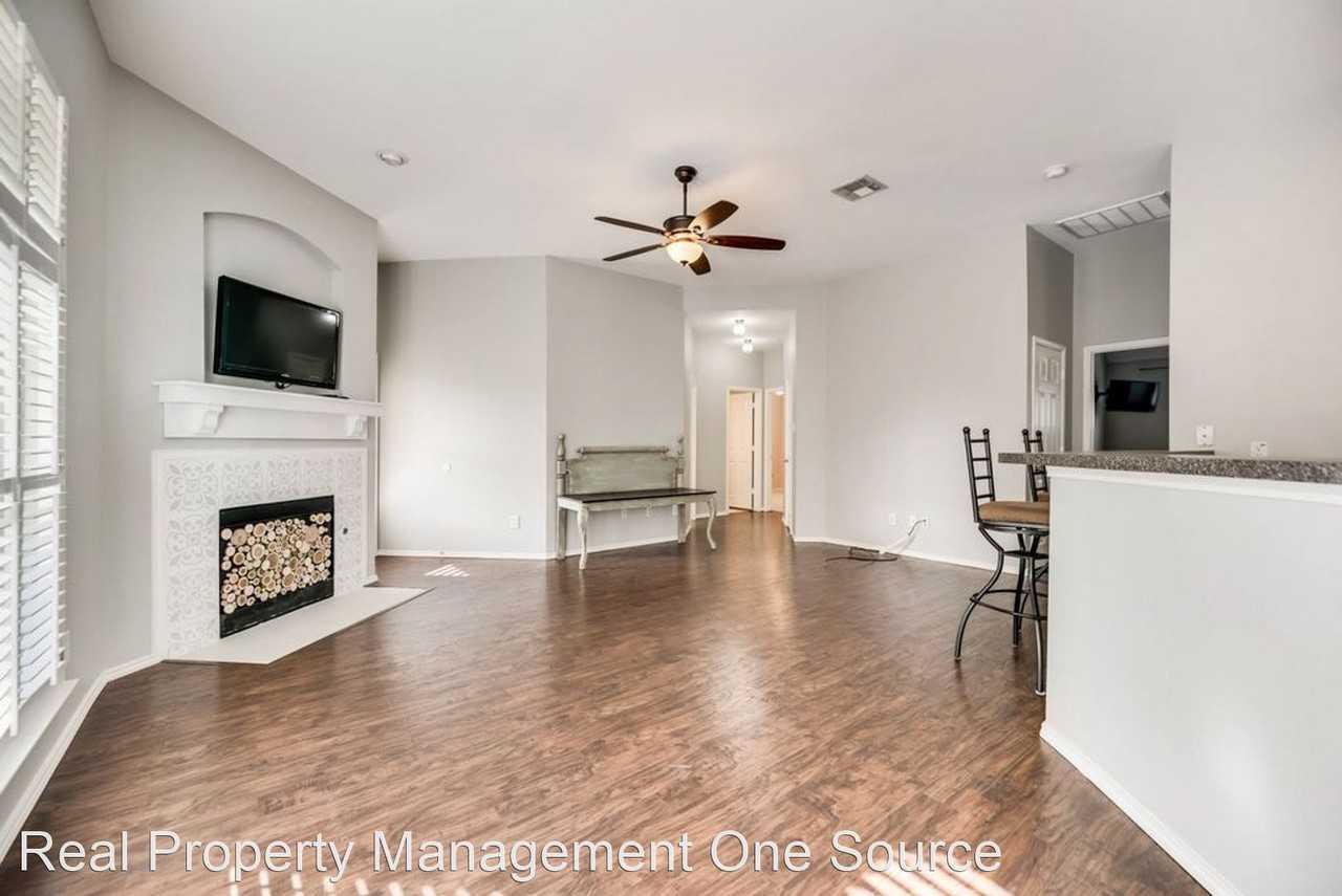 9775 Old Field Dr - Photo 2 of 26