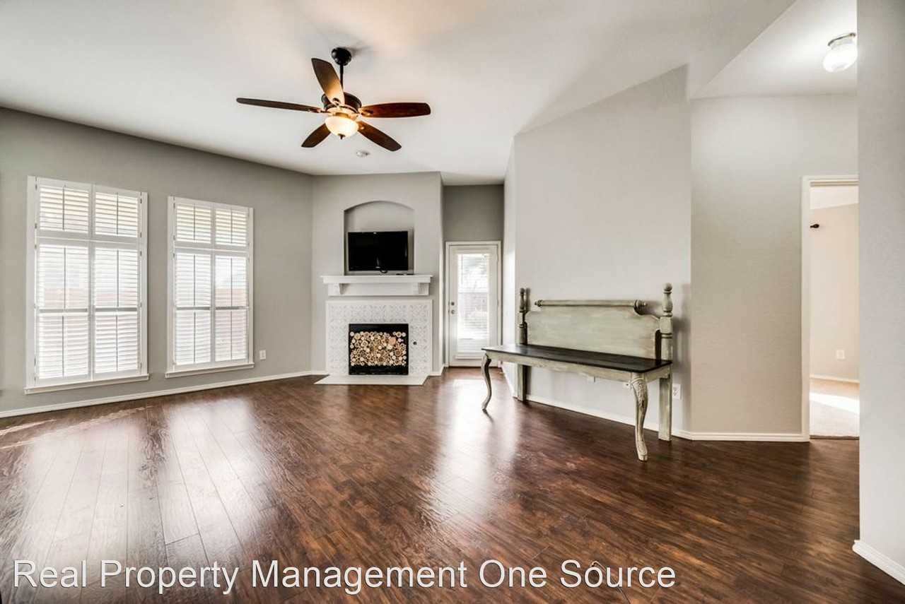 9775 Old Field Dr - Photo 3 of 26