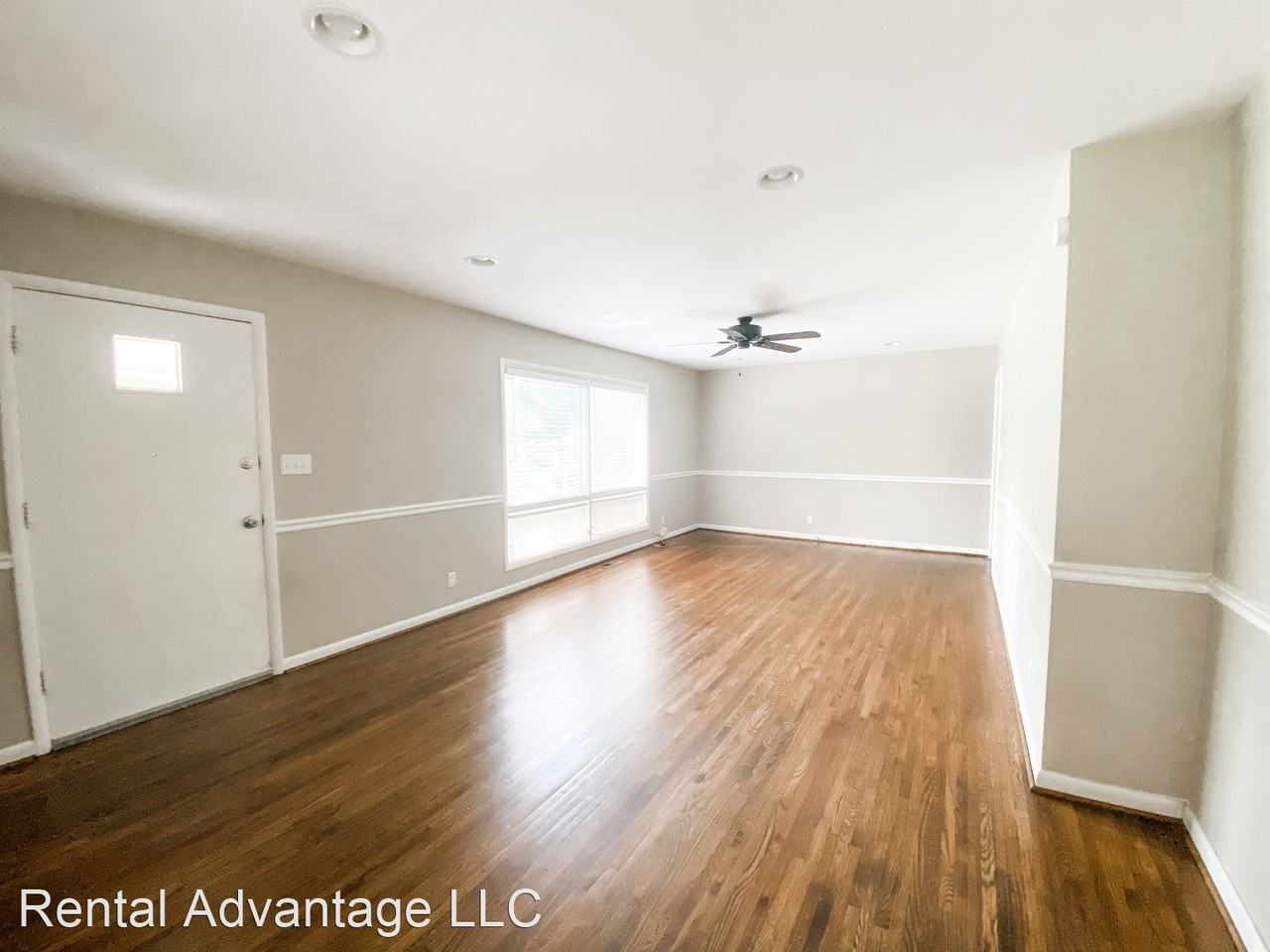 648 Oakmoor Dr - Photo 3 of 10