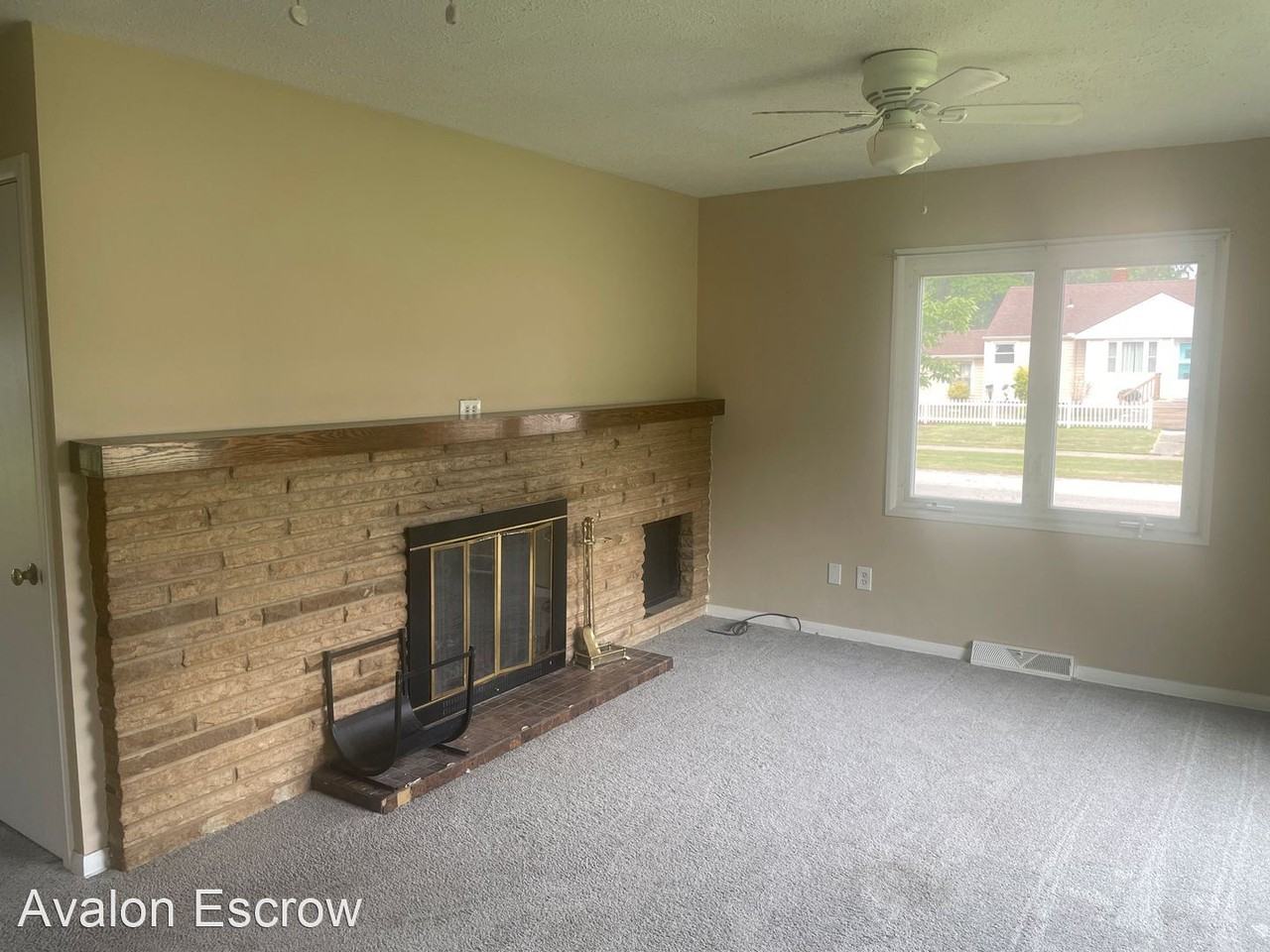 22710 Sycamore Dr - Photo 3 of 13