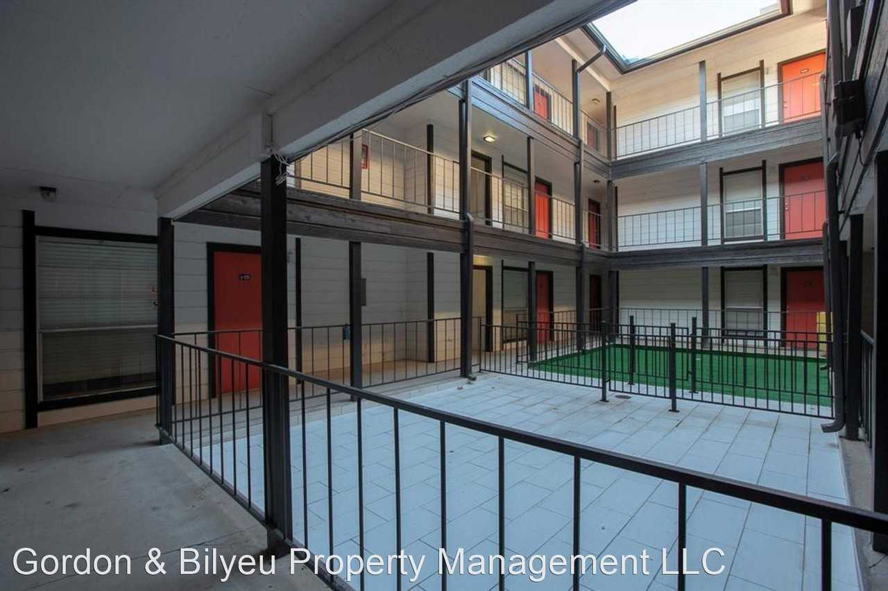 2803 Hemphill Park - Photo 3 of 9