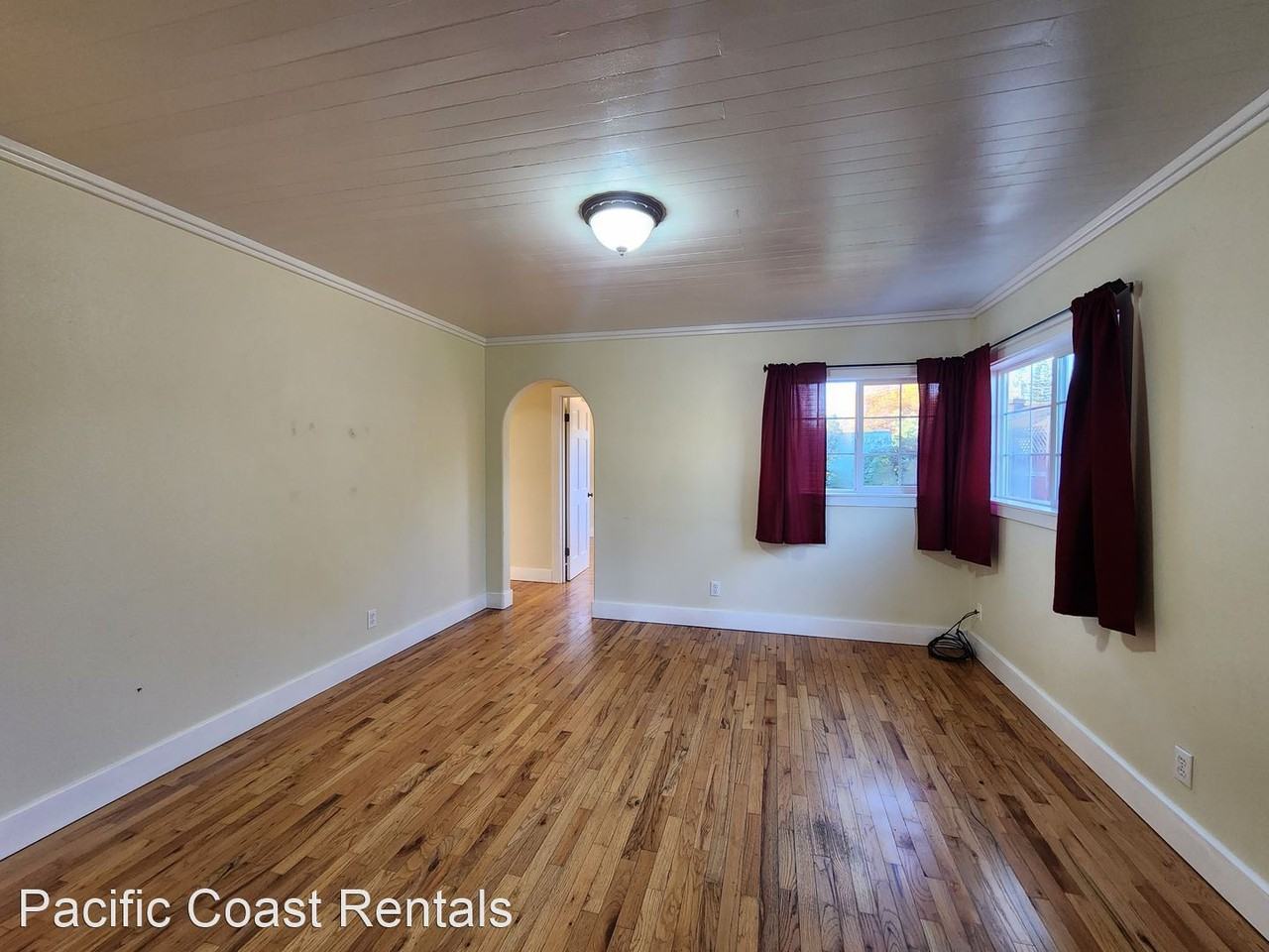 460 Melville Rd - Photo 3 of 23