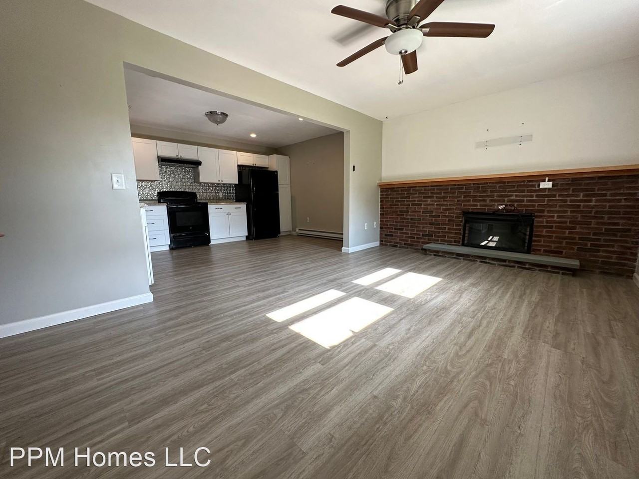 467 Troy Rd - Photo 3 of 11