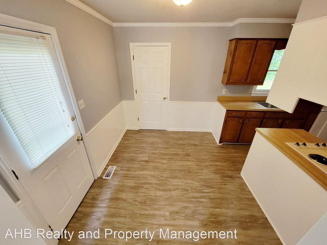 515 Burlington Ave - Photo 3 of 13