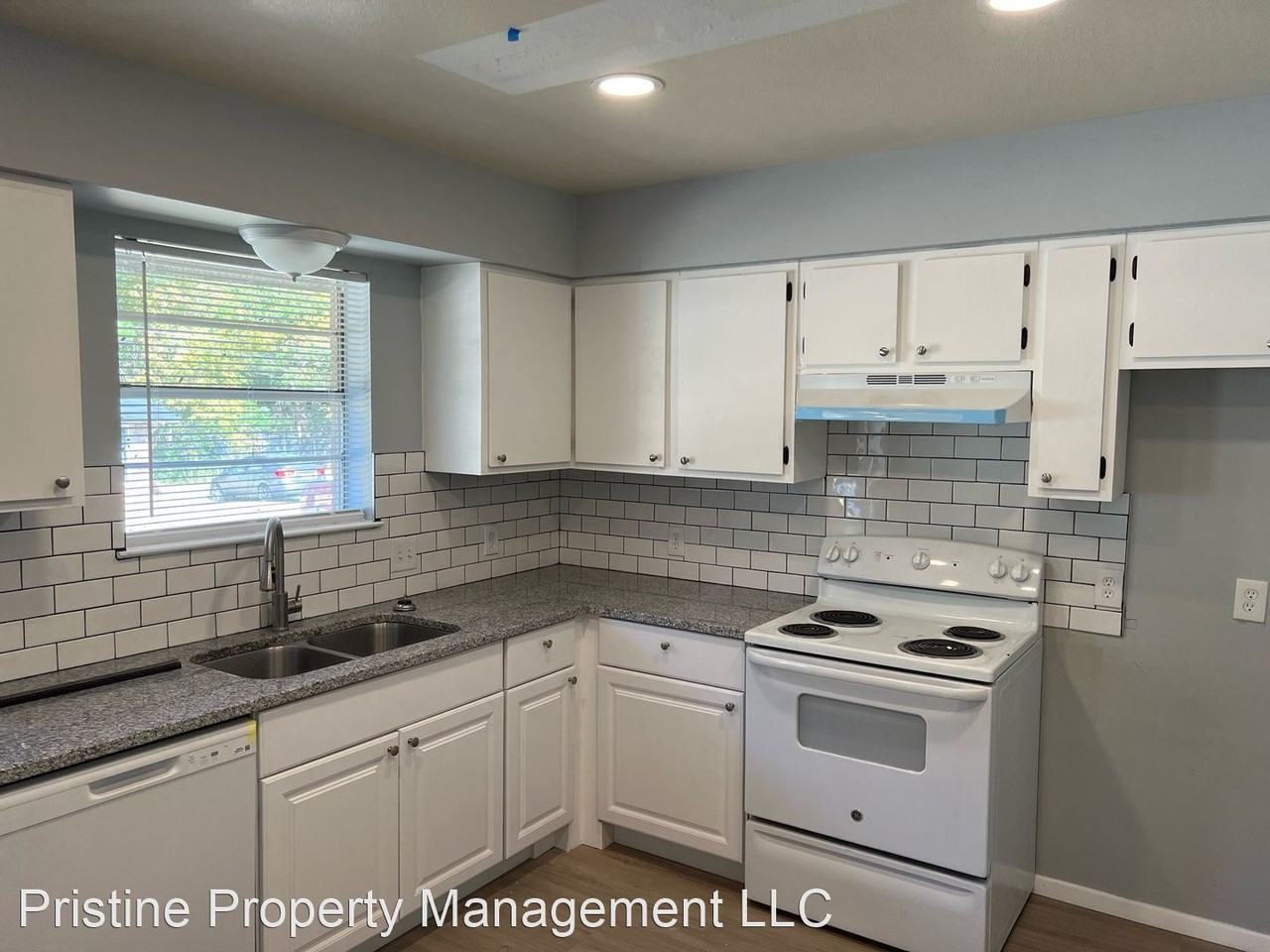 2923 2925 Bernice - Photo 2 of 7