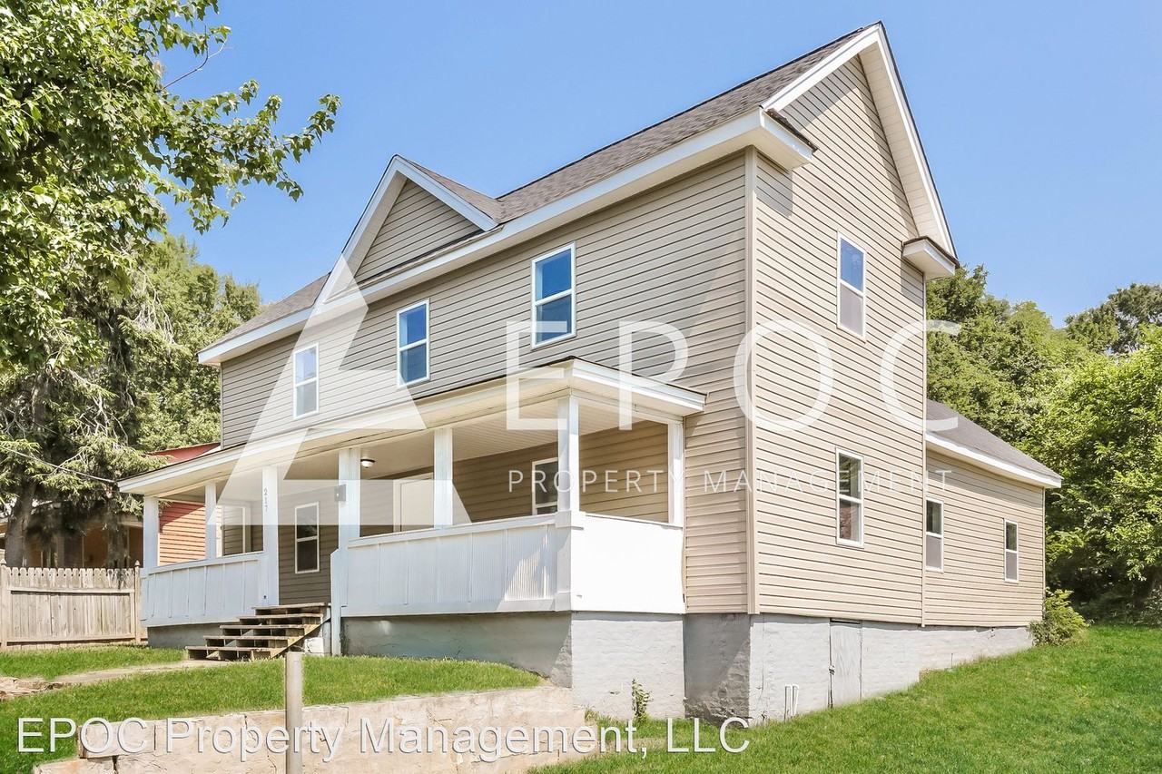 217 Haled St - Photo 2 of 15