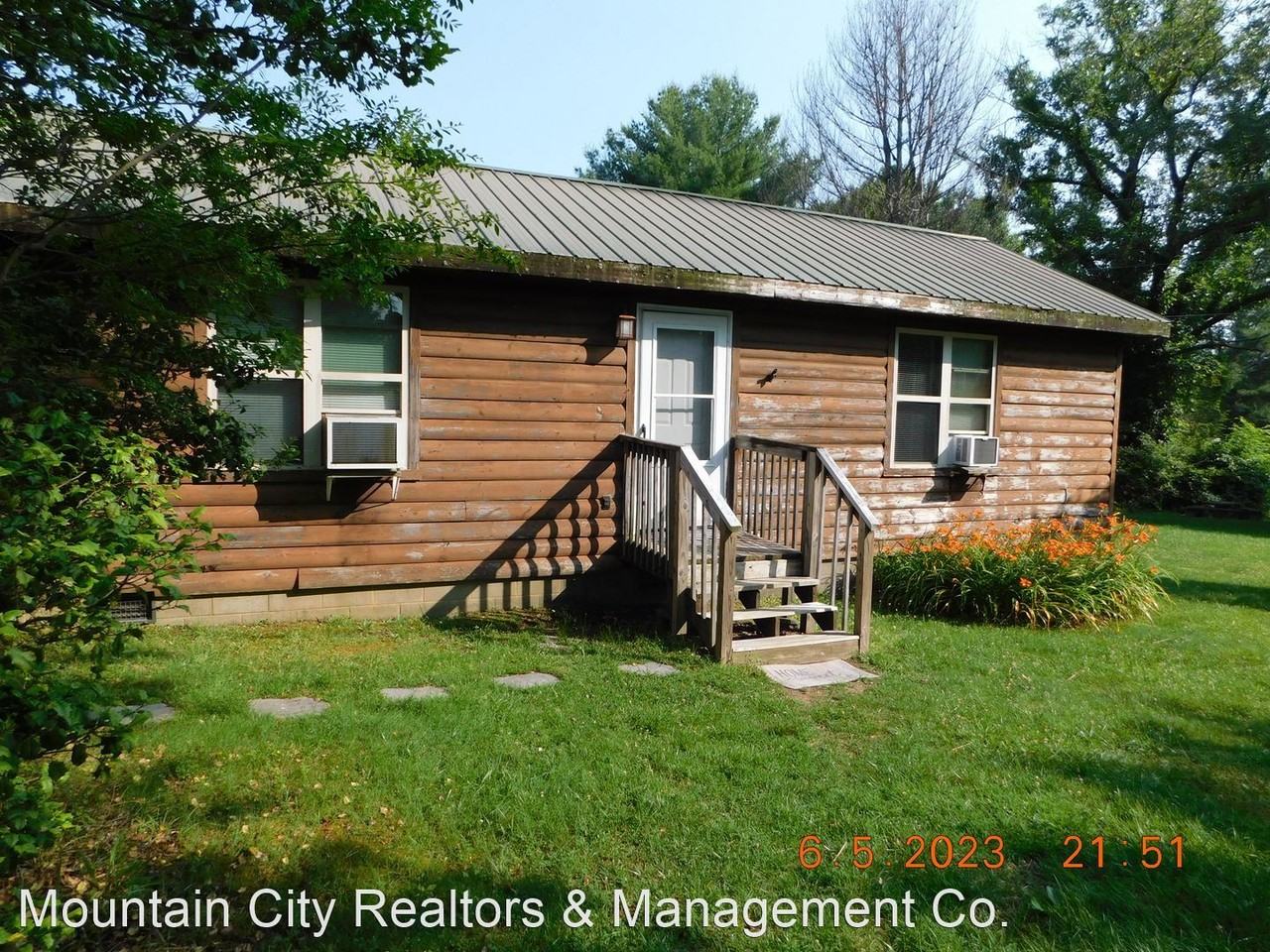 579 Miller Rd - Photo 2 of 19