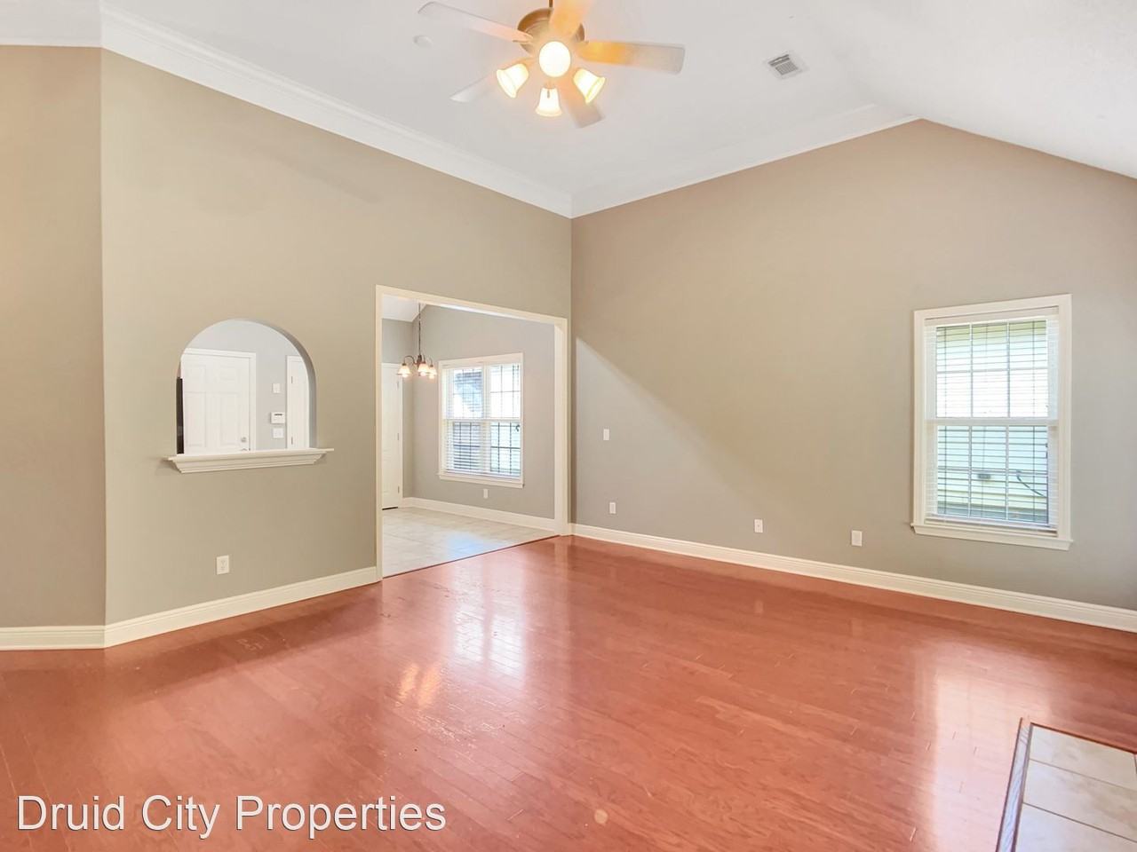 5005 Easton Dr - Photo 3 of 19