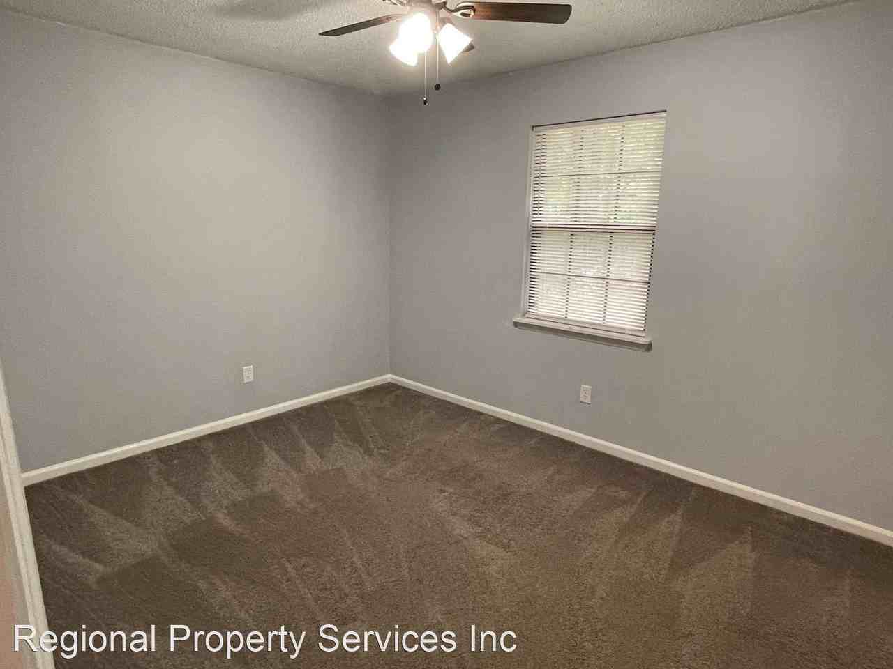 1795 Folkstone Rd - Photo 3 of 11