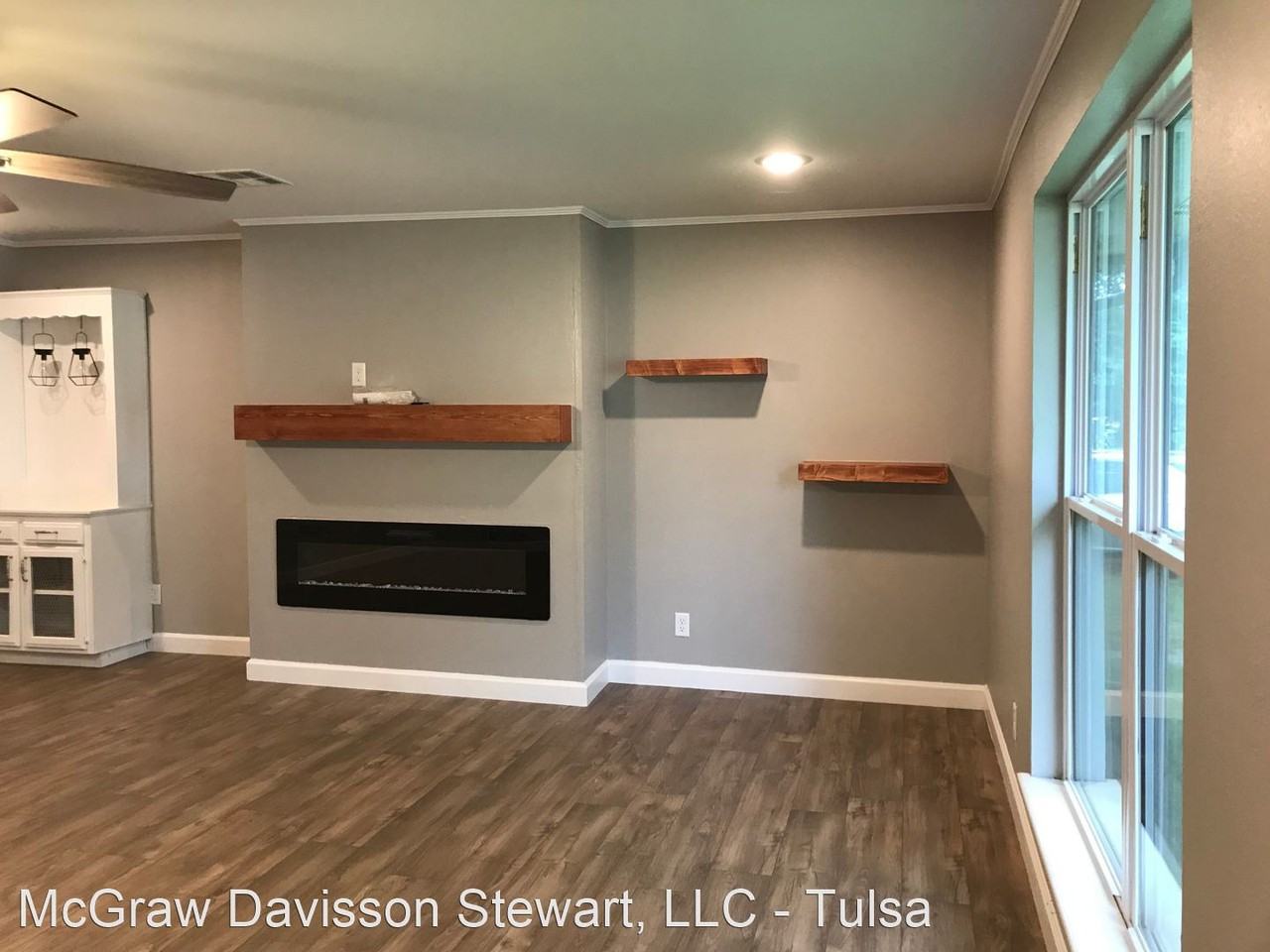 107 E Elm St - Photo 3 of 24