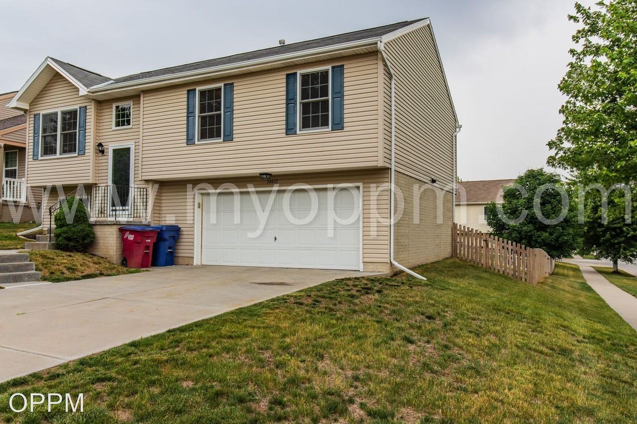 14452 Knudsen St - Photo 2 of 26