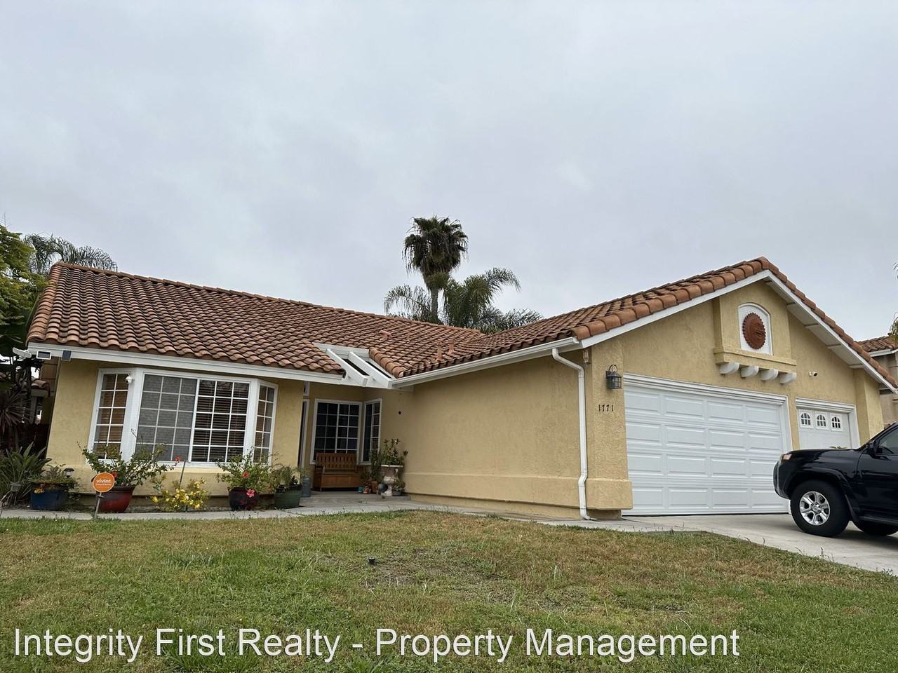 1771 S Point Dr - Photo 2 of 33