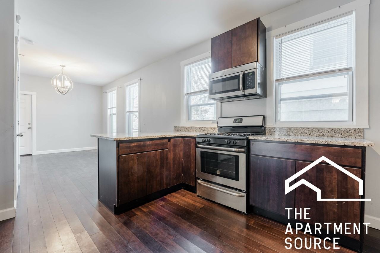 2968 N Ridgeway Ave #2R - Photo 3 of 14