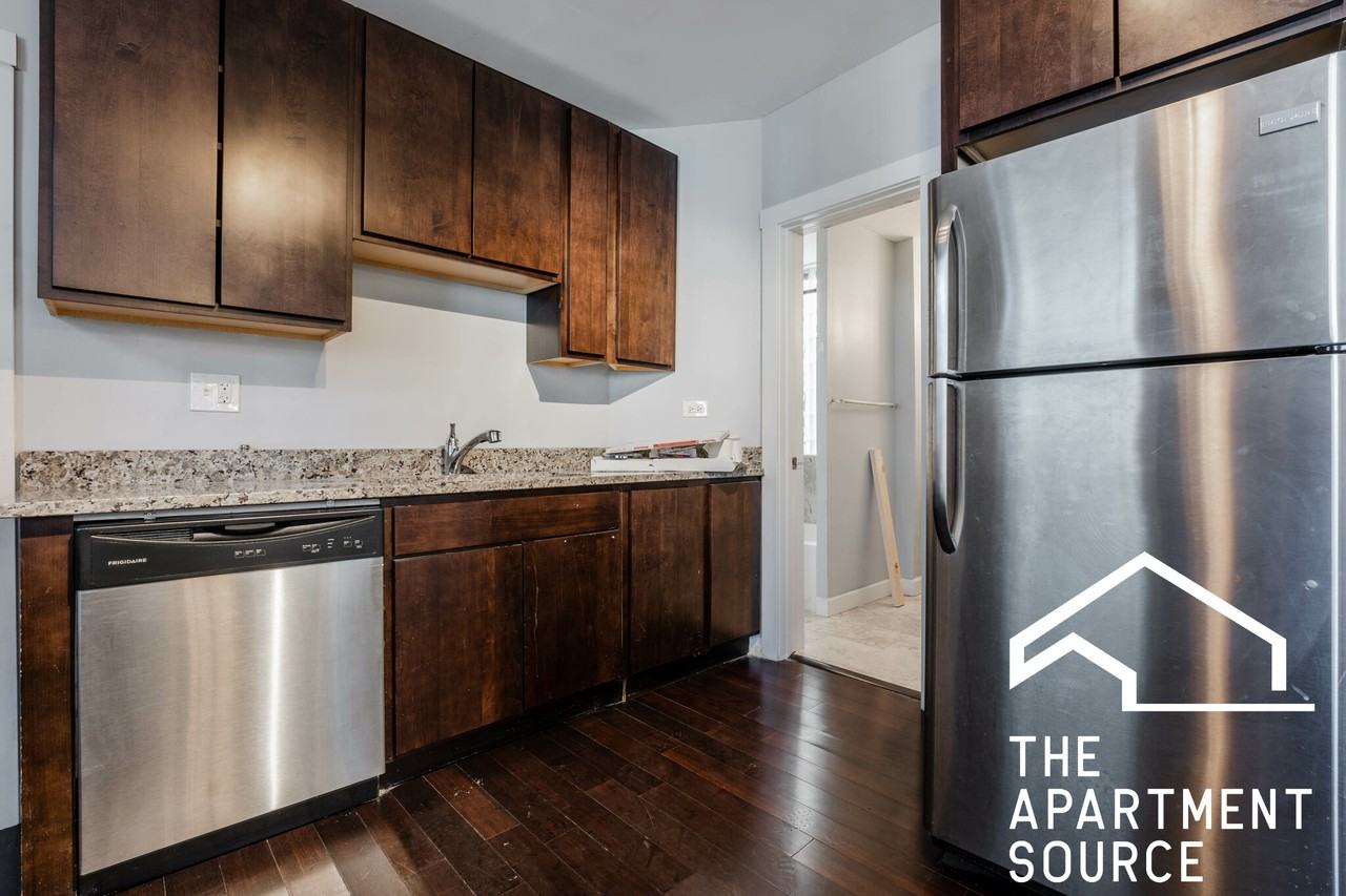 2968 N Ridgeway Ave #2R - Photo 4 of 14