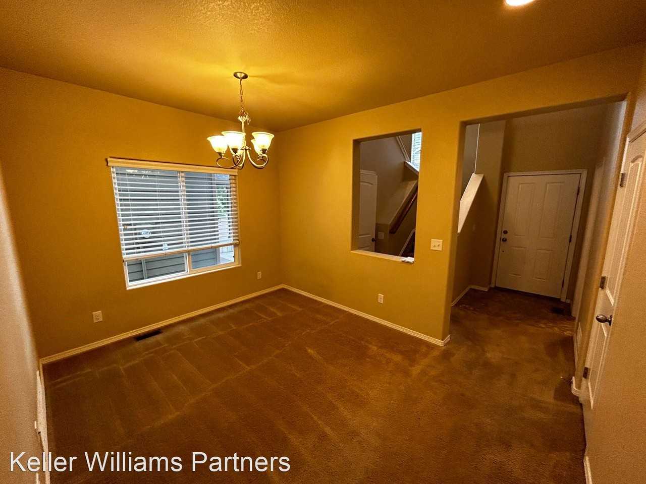 1652 Rustlers Roost Dr - Photo 2 of 18