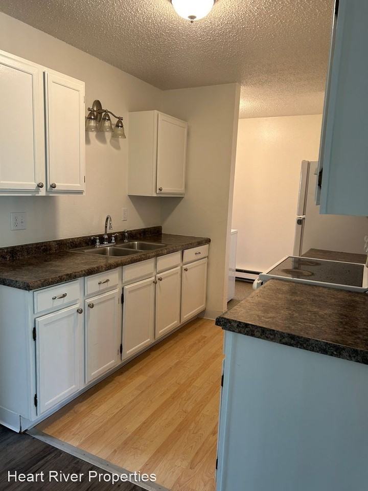 312 Sunrise Dr - Photo 2 of 10