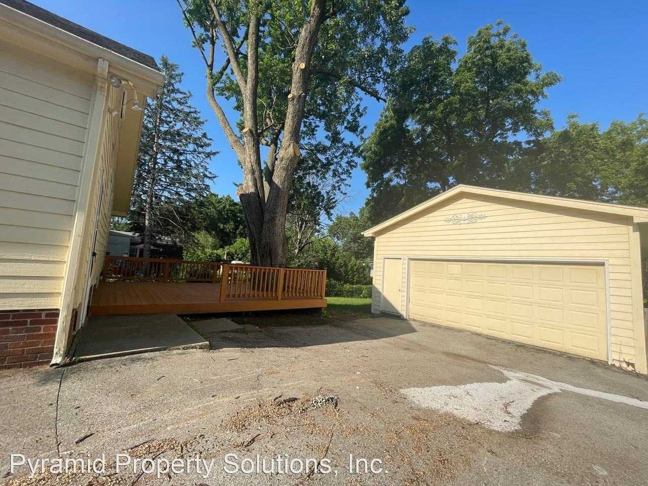 2806 53rd St - Photo 2 of 13