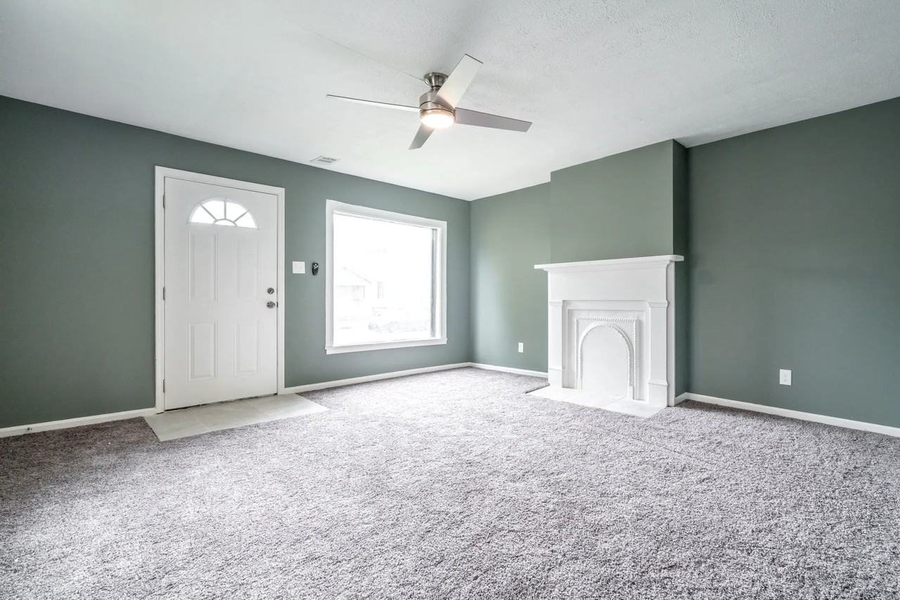 722 E Maple St - Photo 3 of 13