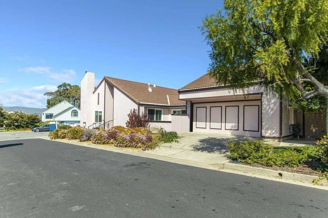 321 Green Hills Drive - Photo 2 of 28