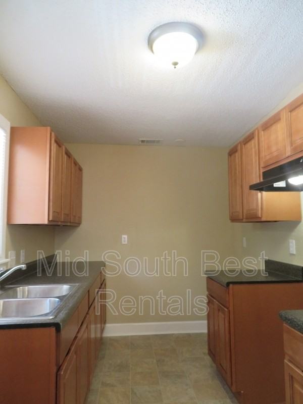 1692 Baine Ave - Photo 3 of 7