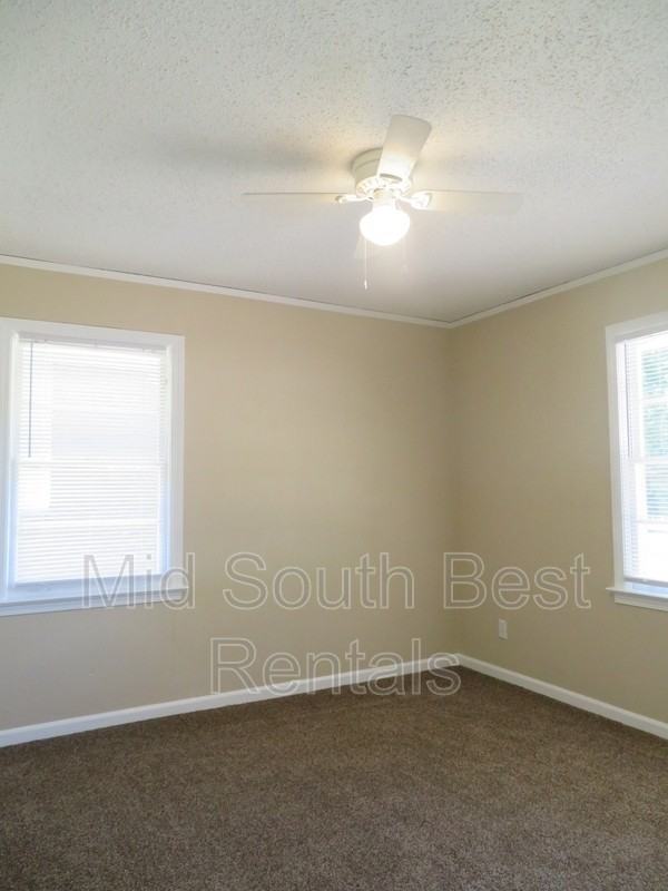 1692 Baine Ave - Photo 4 of 7