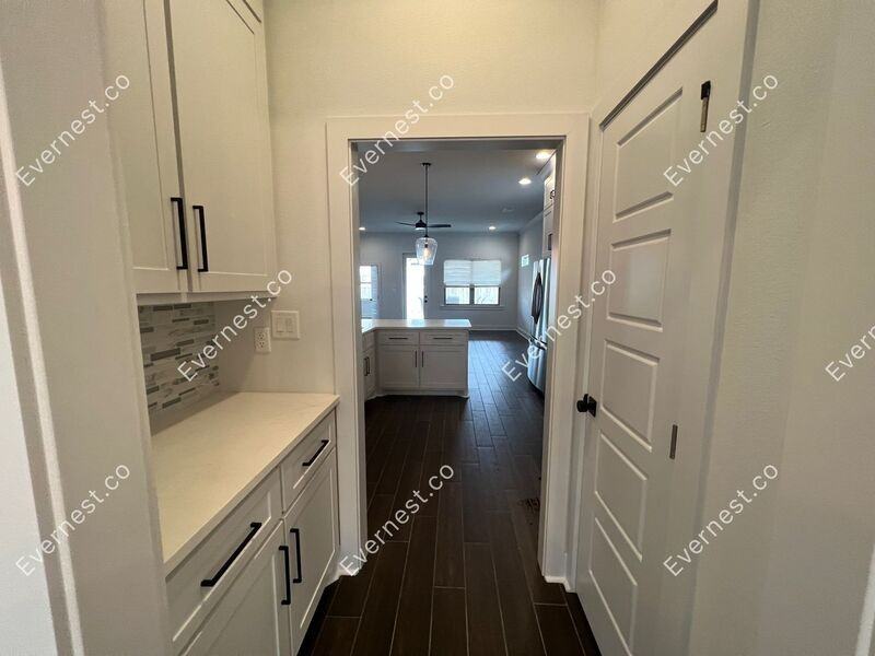 16 Short Leaf Ln - Photo 3 of 36