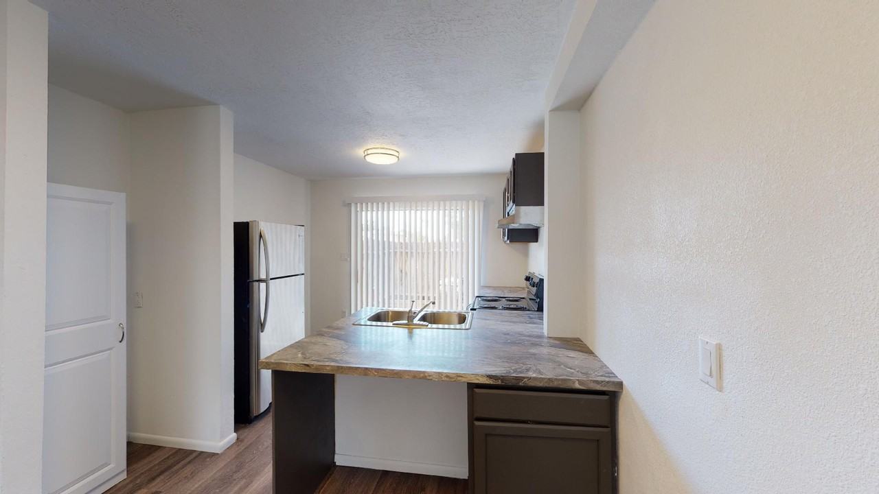 1515 8Th St Nw - Photo 6 of 18