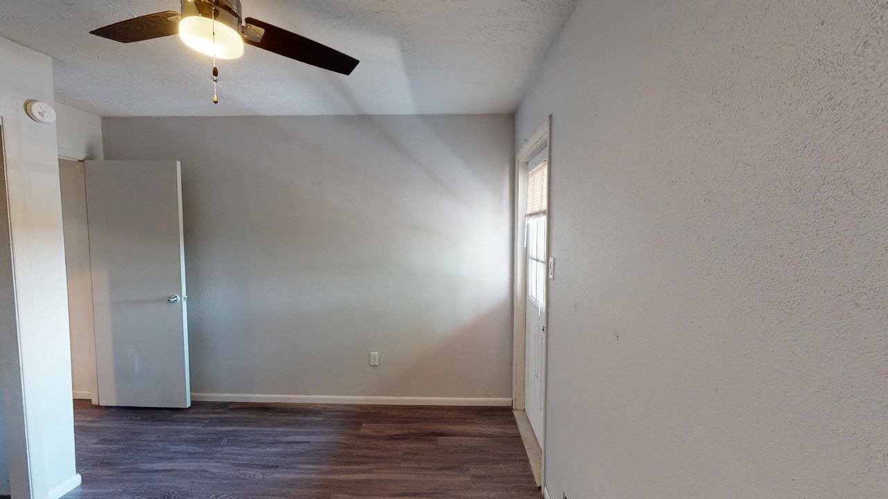 1515 8Th St Nw - Photo 5 of 18