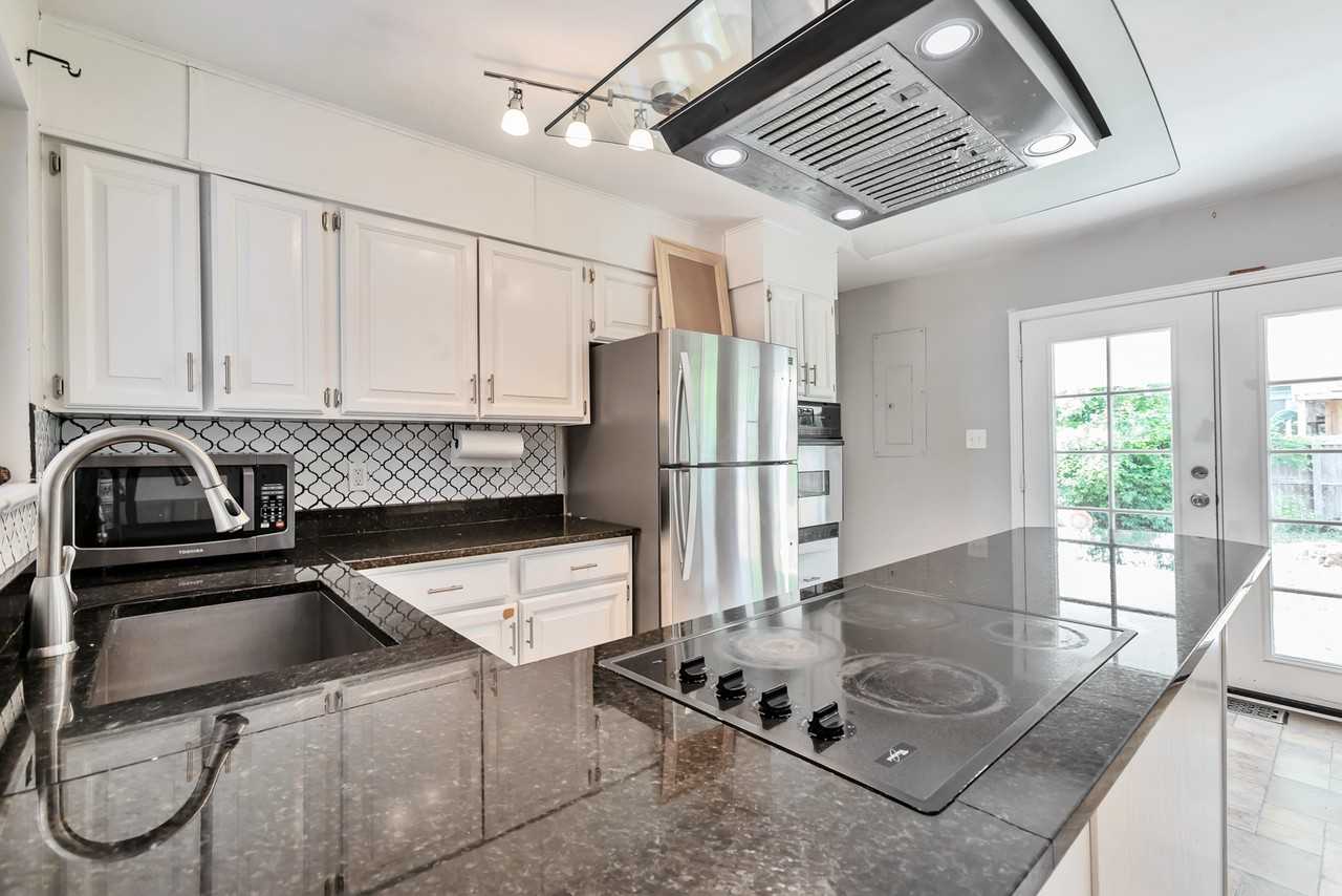 13508 E 5th Pl - Photo 2 of 31