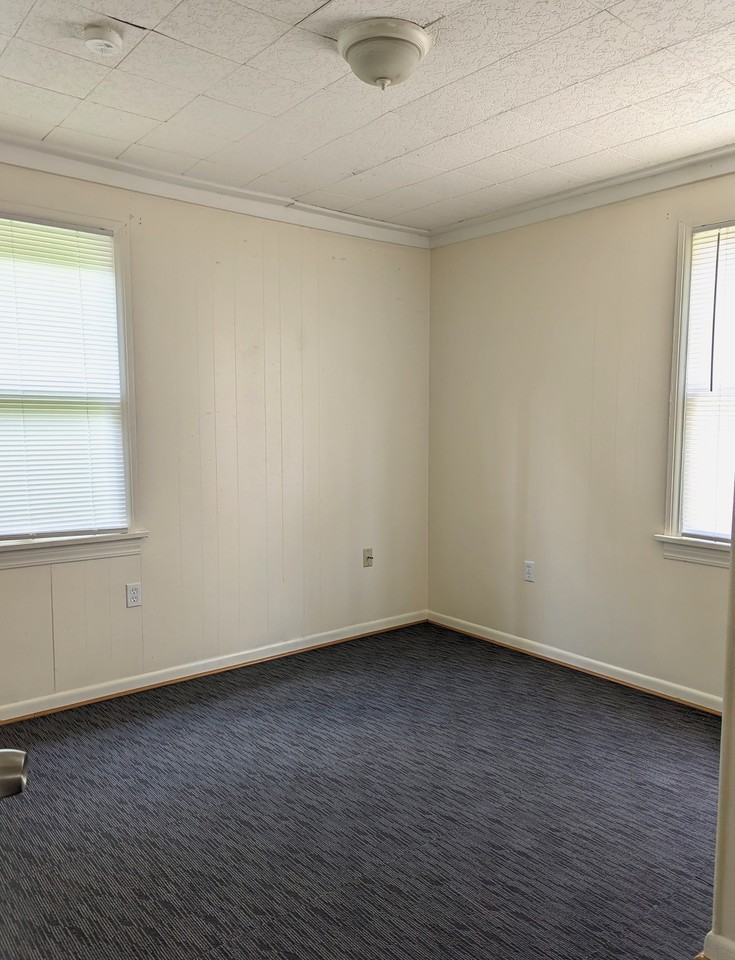 1815 Brooklane Dr - Photo 5 of 14