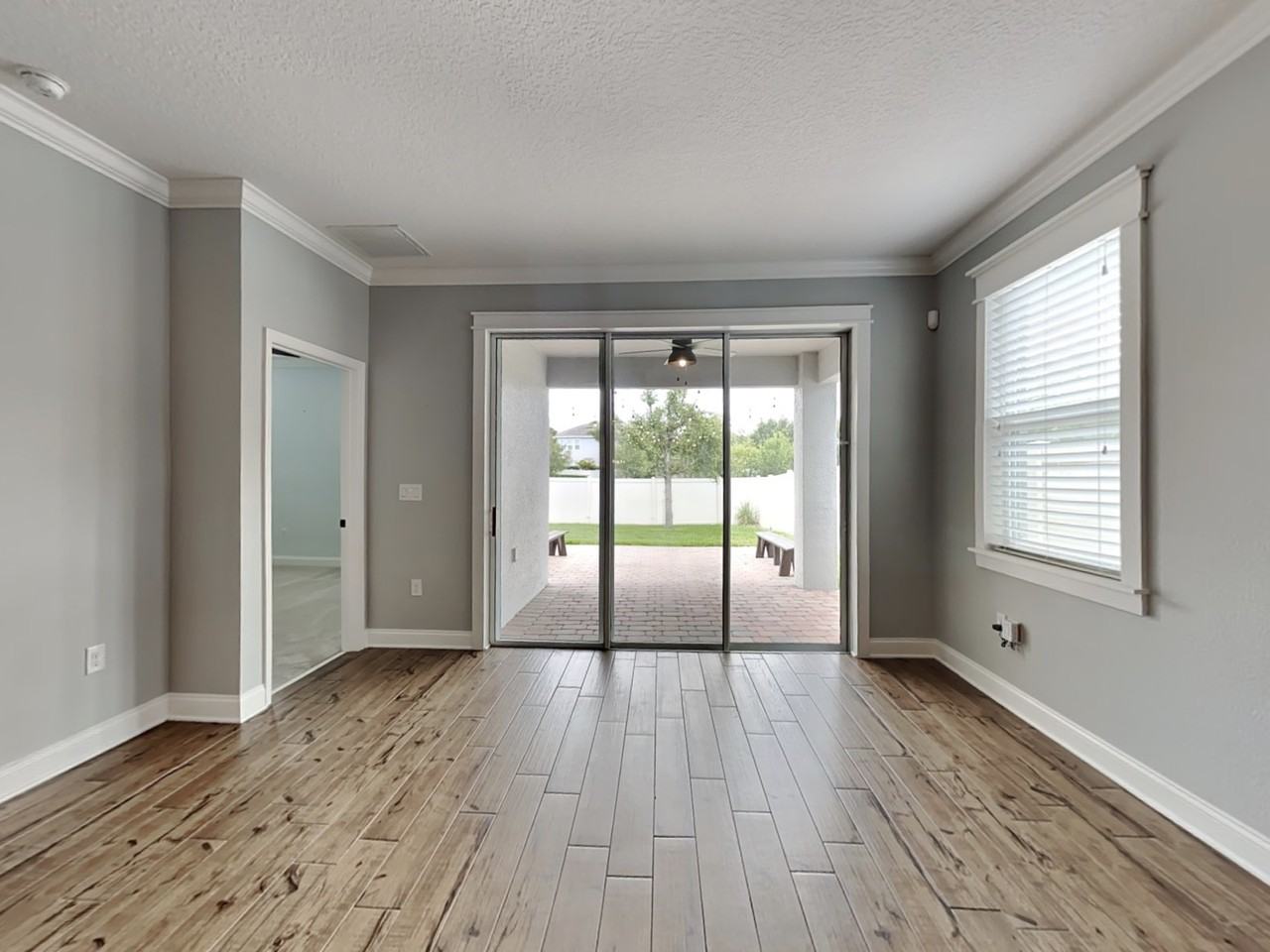 1070 Cosmos Way - Photo 2 of 27