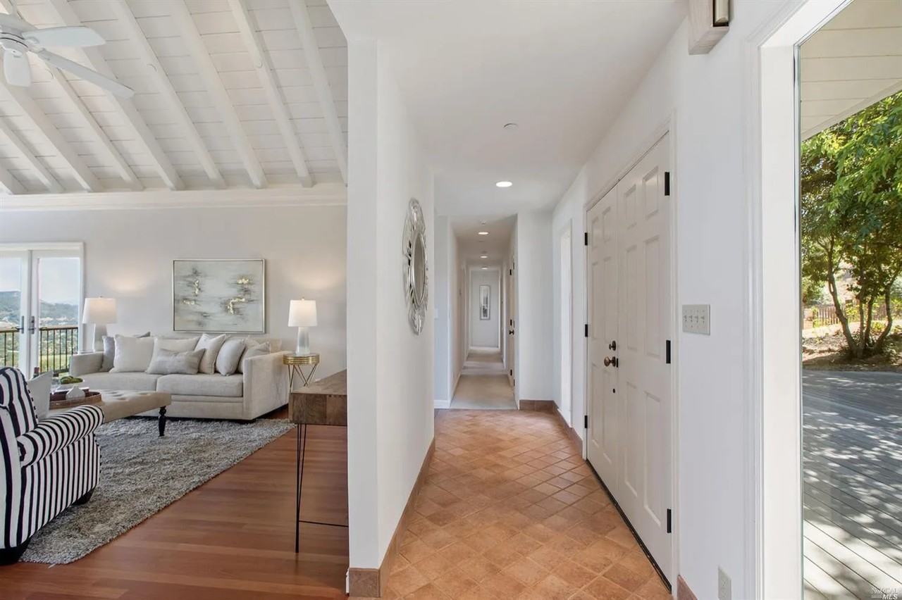 2 Fox Ln - Photo 3 of 37