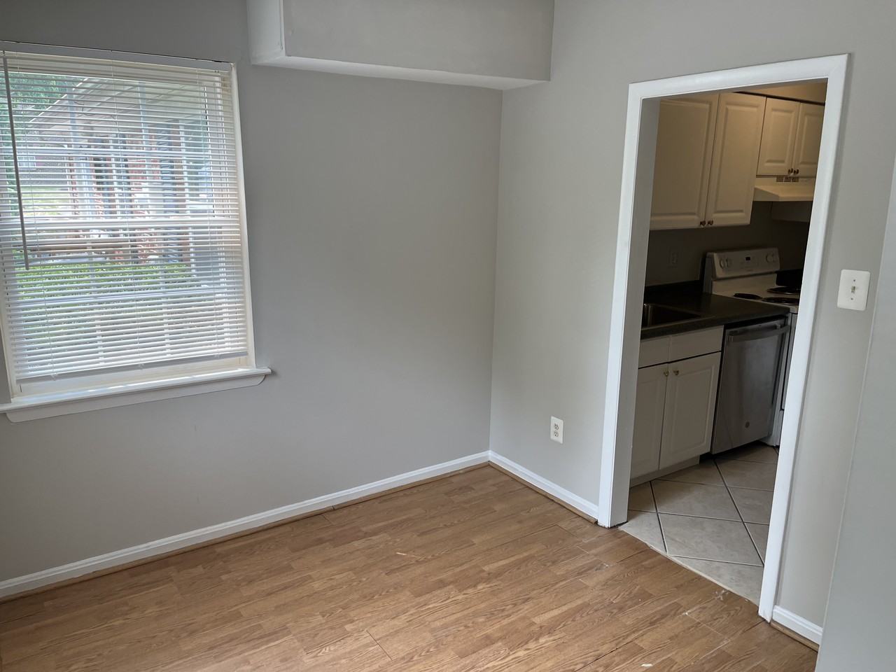 9691 Hagel Cir #E - Photo 3 of 8