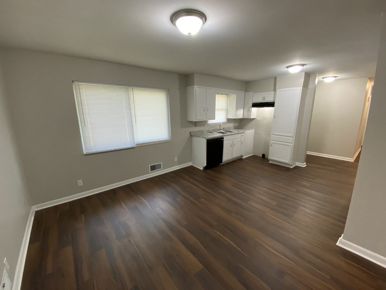 328 10th St - Photo 3 of 25