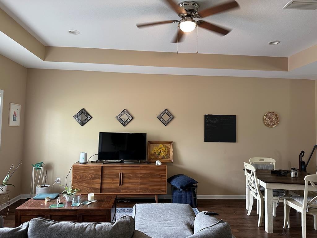 2284 Jordon Ave - Photo 2 of 7