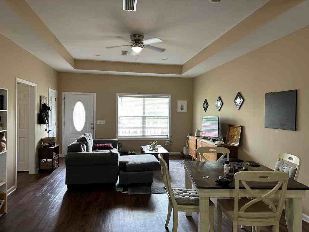 2284 Jordon Ave - Photo 3 of 7