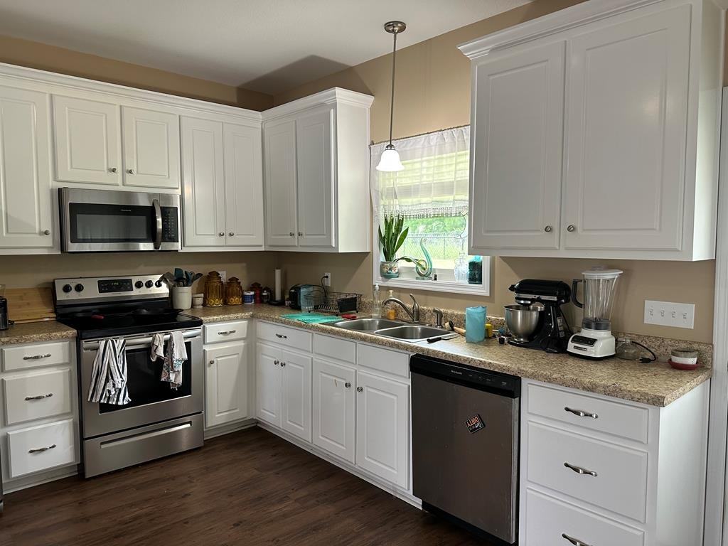 2284 Jordon Ave - Photo 5 of 7